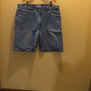Men’s Levi’s signature shorts size W40